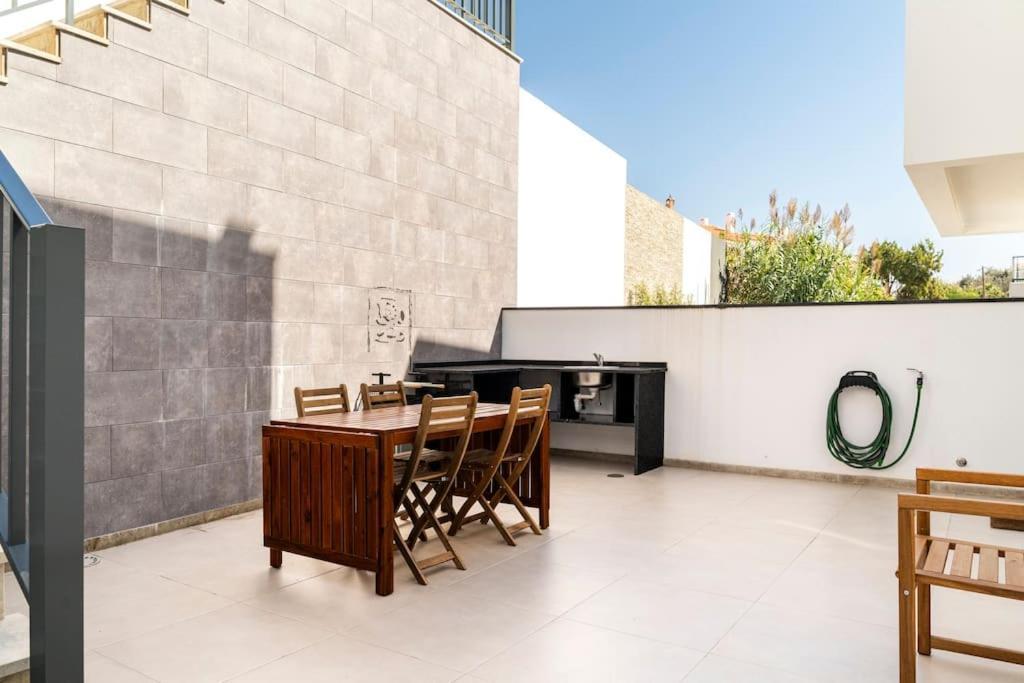 Beach, Ocean View & Bright House Ericeira Exterior foto